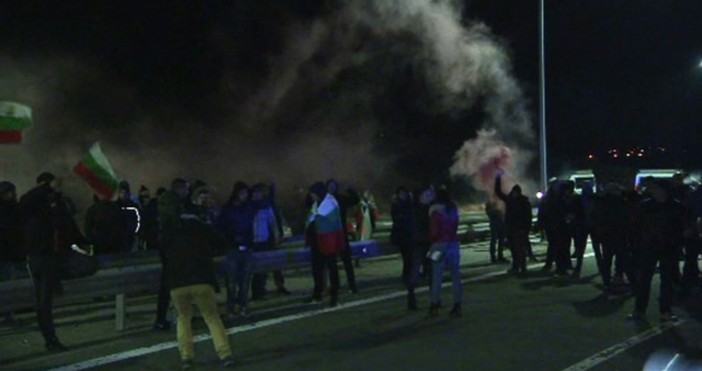 Кадър БТВЗа поредна вечер хиляди граждани излязоха на протест в