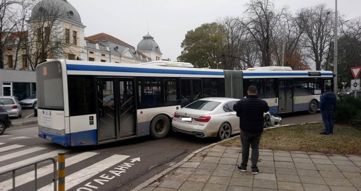 Пътен инцидент с участието на автобус на Градски транспорт“ стана