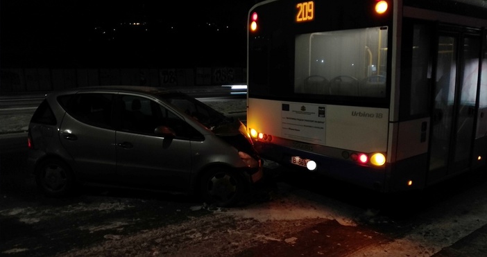 Десетки инциденти днес белязаха първия сняг във Варна Шофьори и