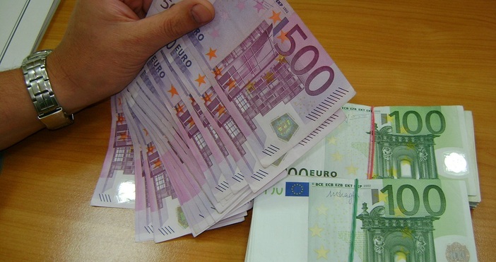 155 000 недекларирани евро с левова равностойност над 300 000