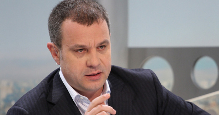 Програмният директор на БНТ Емил Кошлуков реши да се включи