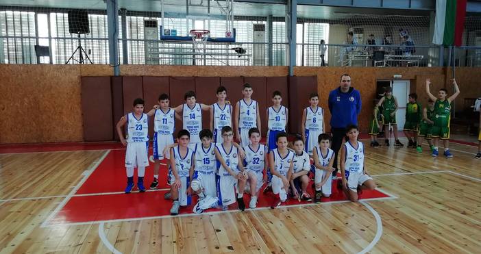 12 годишните баскетболисти на Черно море Тича записаха четири победи в