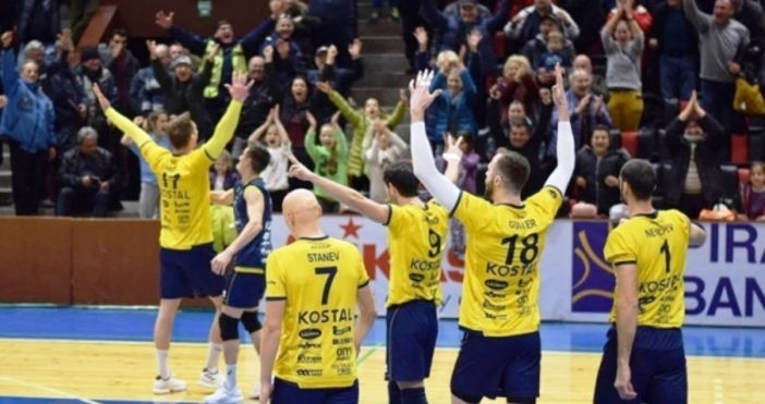 Мъжкият волейболен отбор на Хебър Пазарджик продължава победния си ход