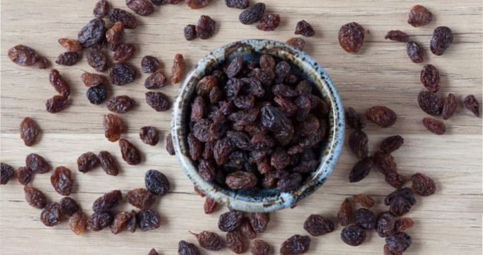 Как да помогнем на тялото след тежките коледни трапези Стафидената вода