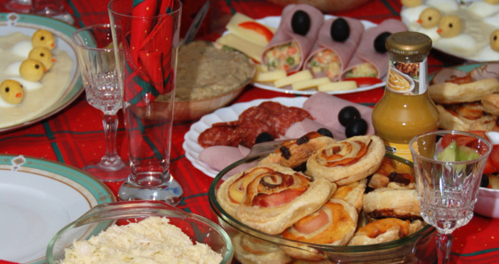 Поставянето на богата  Новогодишна трапеза  няма за цел само да ни нахрани