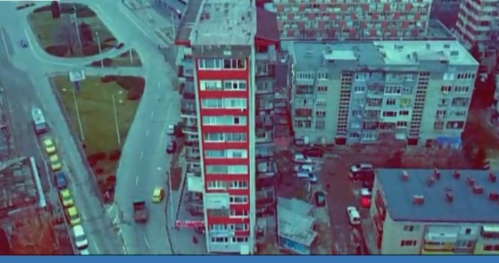 Блок Русия в Русе е българският аналог на кулата в Пиза.В него 50