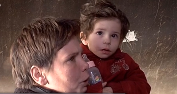 Кадри: БТВСемейство с две деца остана без покрив в Ямбол,