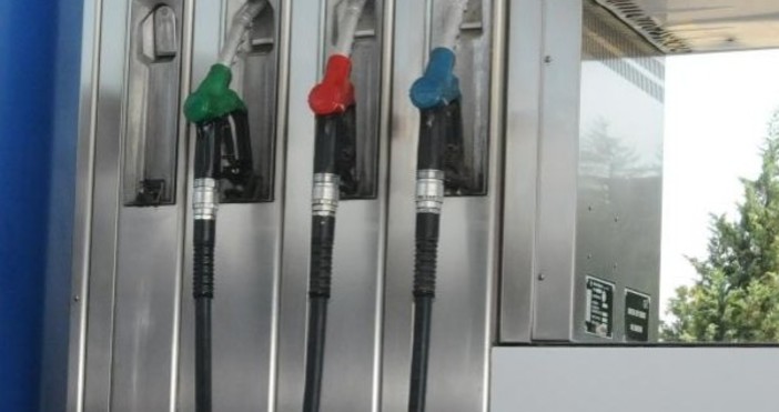 Влизането в сила на спорните промени в Закона за горивата