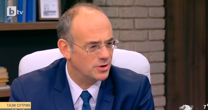Кадър БТВНовият конституционен съдия проф Атанас Семов коментира в ефира