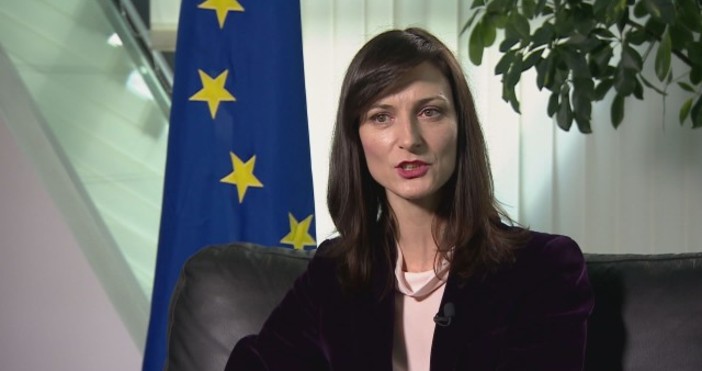 БтвБългарският еврокомисар Мария Габриел говори в предаването 120 минути от