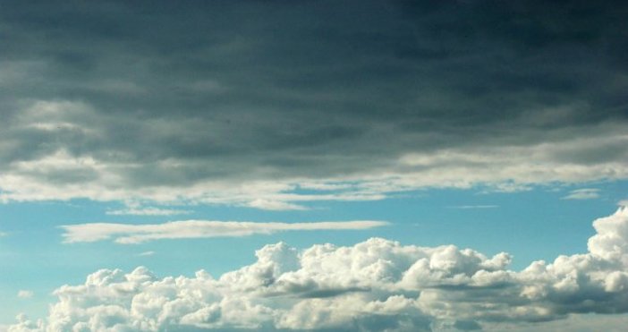 Предимно облачно и топло за сезона ще бъде времето и днес