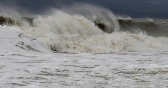 Жълт код за силно вълнение по морето е обявен за