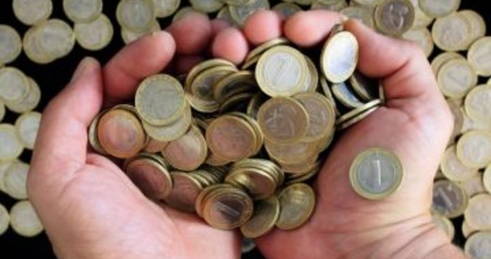 От 1 януари 2019 г хората които сами внасят задължителните