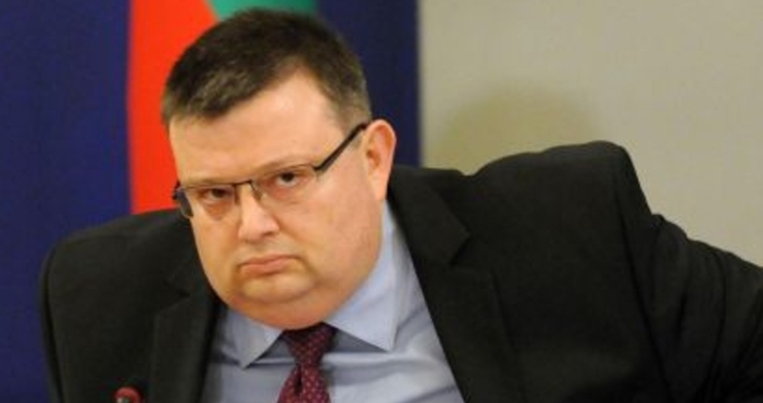 Тайнствена среща в Народното събрание на главния прокурор Сотир Цацаров