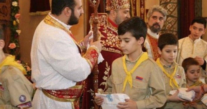 Сн ФБ   Арменците във Варна честваха празника Вартананц което