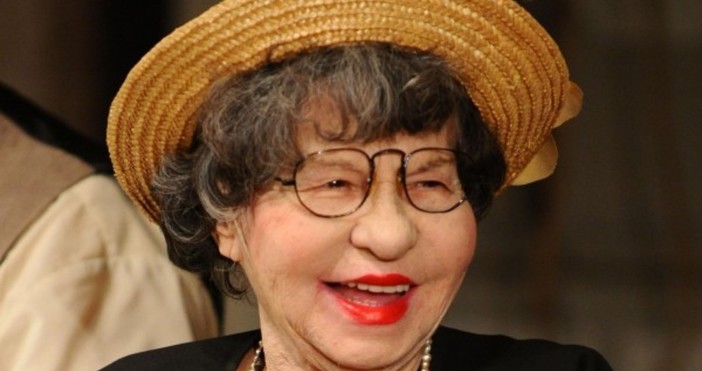 Голямата българска актриса Стоянка Мутафова ще гостува в Бургас месец