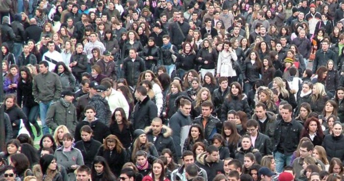 Със 144 души на ден намалява българското население Това е