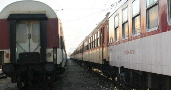 Опасни перони по железопътната линия през Искърското дефиле застрашават живота