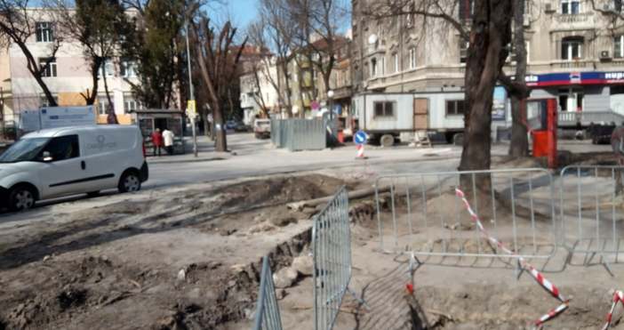 Снимки: ПетелТотално блокиран е районът около Шишковата градинка, където в
