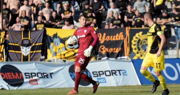 Вратарят на Черно море Иван Дюлгеров е Футболист №2 на февруари