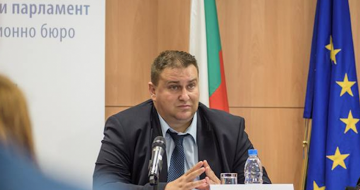 Снимка БулфотоБългарският евродепутат от ЕНП-ГЕРБ Емил Радев призова Съветът на вътрешните министри