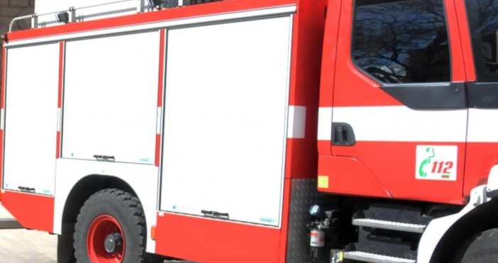 Пожарникари във Видин предотвратиха инцидент с локомотив, теглещ цистерни. Няма