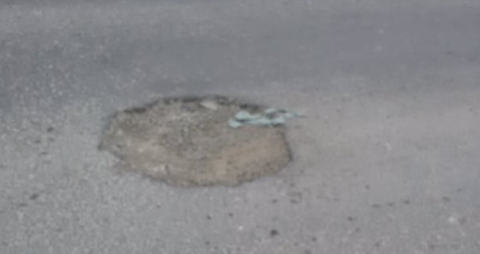 Снимка: ПетелГоляма дупка се отвори на новия бул. Левски. Мястото
