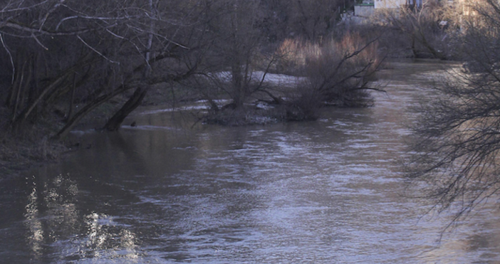 Тялото на 44 годишен мъж е извадено от водите на река