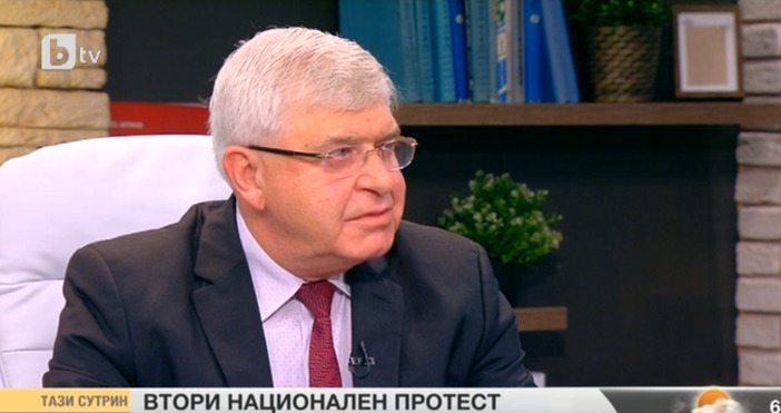 Здравният министър Кирил Ананиев обеща да обсъди с колегите си