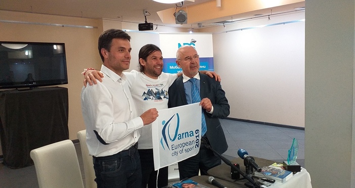 Българският алпинист Атанас Скатов днес даде пресконференция във Варна на