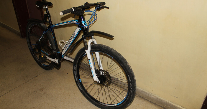 Снимка СДВРСДВР разпространи снимки на откраднати осем велосипеда намерени при специализирана