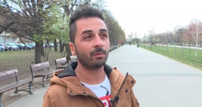 Давид Акопян е роден в Армения но е израснал в