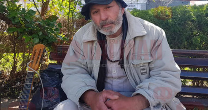 Йордан Панайотов е израснал в Бургас живял и трудил се