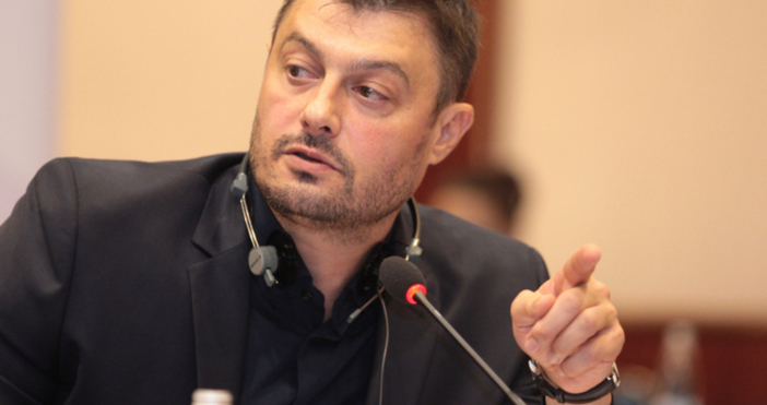 Евродепутатът Николай Бареков направи поредния си култов коментар в социалната