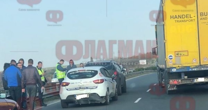 Снимка: ФлагманВерижна катастрофа затапи движението по пътя Бургас-Поморие, съобщи Флагман.