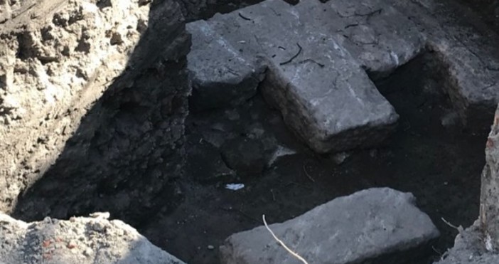 Снимка: Варна 24Нова археологическа находка излезе при разкопките при ремонта