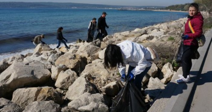 Голяма акция Да почистим заедно фасовете и боклуците от плажовете