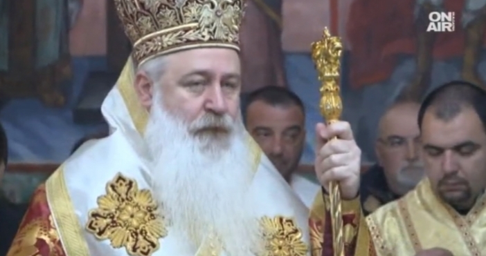Епископ Сионий получи жезъла на Бачковския манастир на света литургия