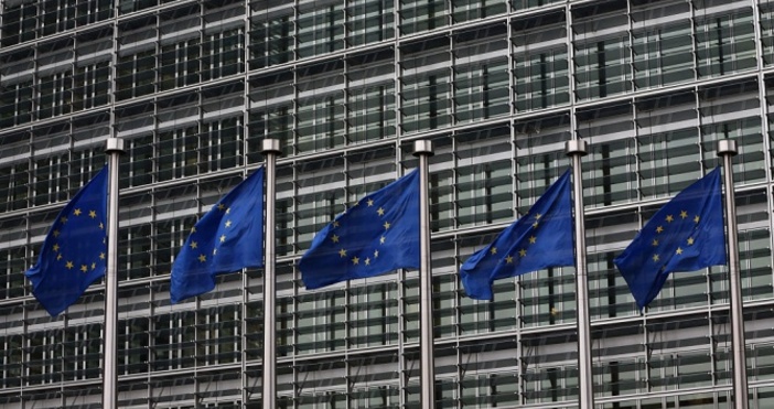 Говорител на Европейската комисия днес отказа да коментира подадените оставки в
