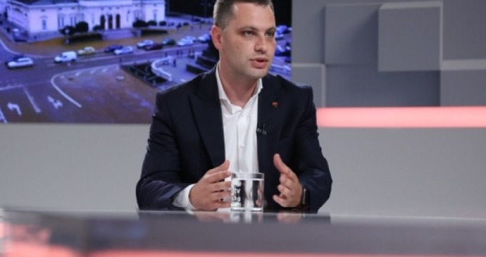 Депутатът от ВМРО Александър Сиди сподели остър пост във Фейсбук заради