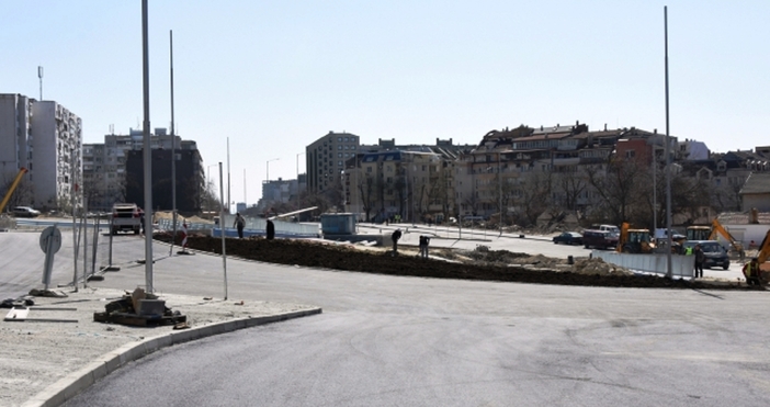 Снимка Черно мореКръговото кръстовище между булевардите Васил Левски“ и Цар