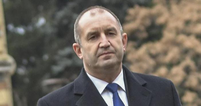 Източник Топновини снимка БулфотоСкандална подробност в биографична справка за Румен Радев е