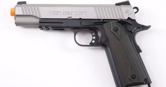 Запазват се възможностите хората да притежават газови оръжия но всички