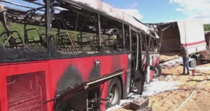 Снимка: БНТ Катастрофа между автобус и ТИР в Сърбия отне
