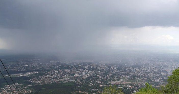 Снимка БулфотоДнес ще има променлива често значителна облачност На места
