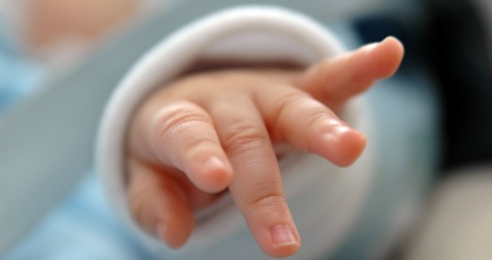 Специалисти от родилното отделение на шуменската болница спасиха бебе което