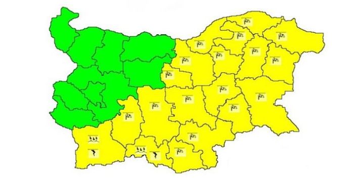 Жълт код за силен вятър е обявен в 17 области