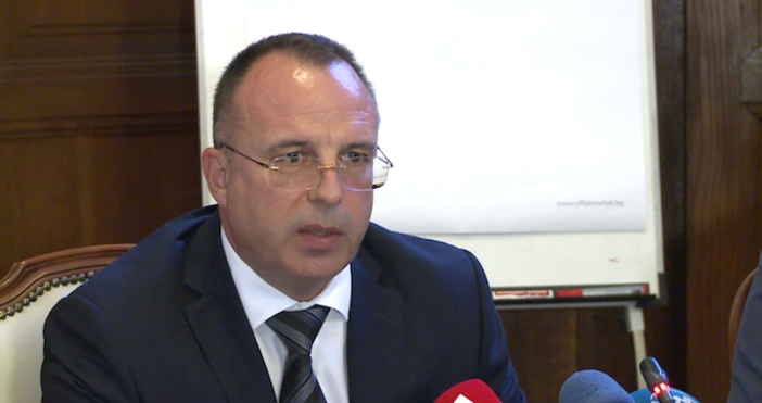 Министърът на земеделието Румен Порожанов дава показания в Специализираната прокуратурата по разследването