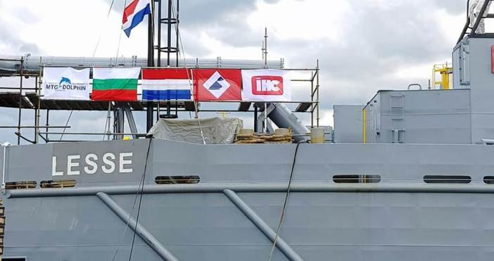 снимка: Live.Varna.bgЦеремония по кръщаване на нов холандски кораб - саморазтоварваща