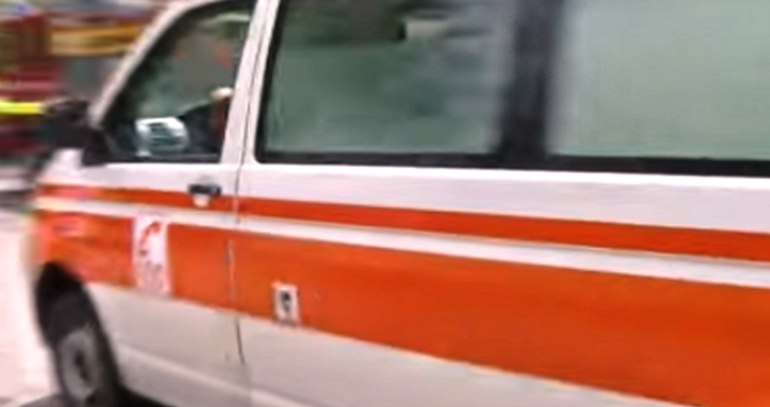 Жена водач на лек автомобил Опел Корса аварирал за гориво пострада